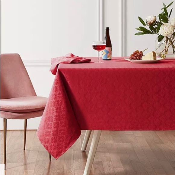 NWT Kate Spade Red Christmas Valentines Tablecloth 70x104 - Picture 2 of 2